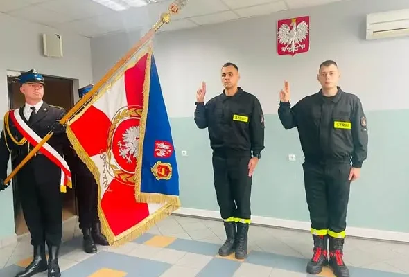 Ślubowanie nowych strażaków w Łomży – „Być ofiarnym i mężnym”