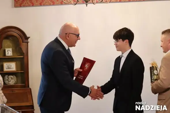 Jakub Zabielski ze stypendium Starosty Łomżyńskiego – duma Piątnicy