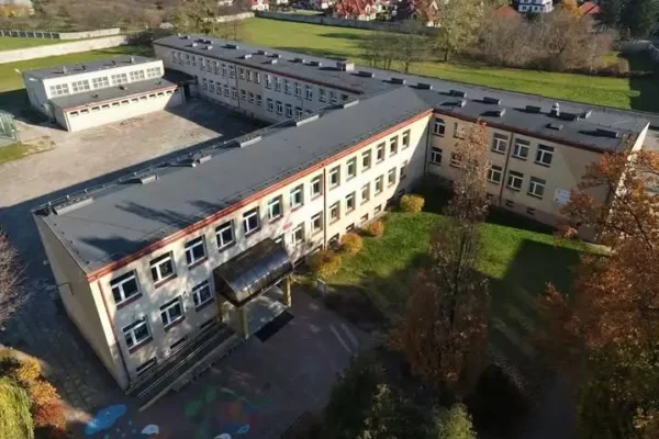 Biblioteka szkolna w Łomży stawia na czytelnictwo i sztuczną inteligencję