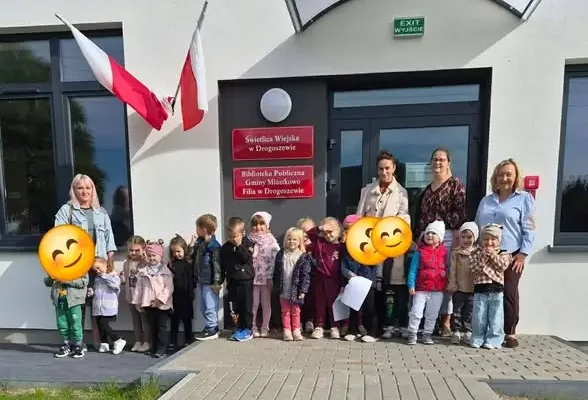 Ogólnopolski Dzień Głośnego Czytania w Bibliotece w Drogoszewie – teatrzyk Kamishibai i jesienne warsztaty