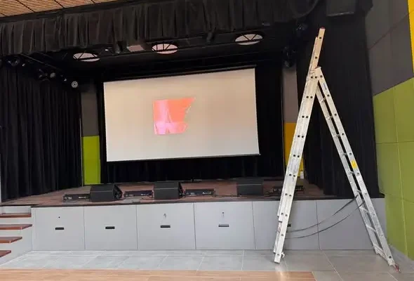 Gminny Ośrodek Kultury w Piątnicy z nowoczesną przestrzenią — zakończono I etap remontu