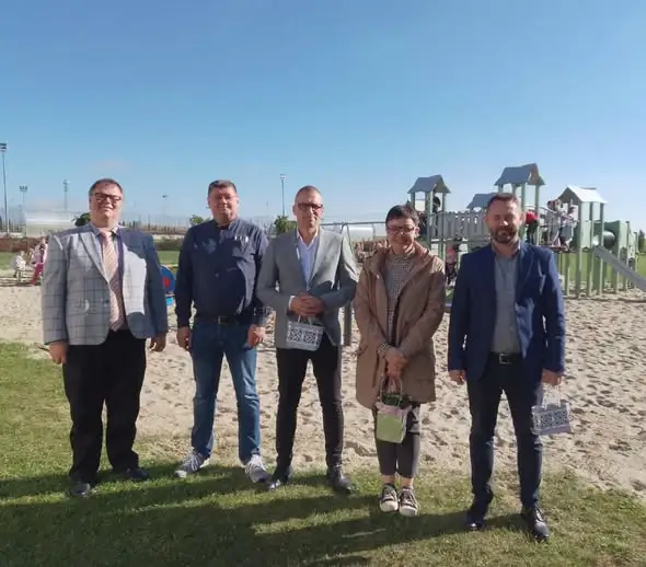 Nowy plac zabaw oficjalnie otwarty przy szkole