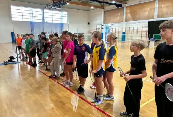 Złoto dla dziewcząt w badmintonie – awans do półfinałów wojewódzkich
