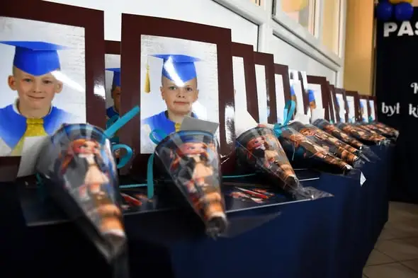 Pasowanie na ucznia 2026 – pięć kluczy otworzyło szkolną bramę