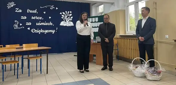 Dzień Edukacji Narodowej w szkole – „Biuro Supermocy Nauczycieli” zachwyciło uczniów i kadrę