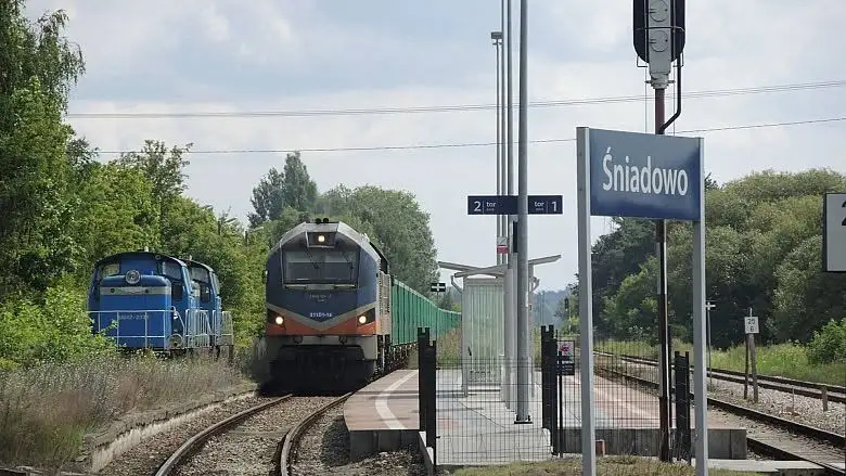 Utrudnienia na przejeździe kolejowym w Śniadowie – prace potrwają do grudnia
