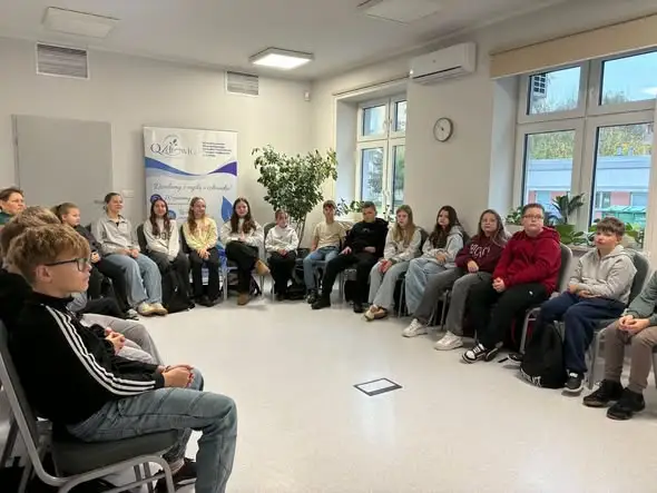 Warsztaty o emocjach i pokojowym rozwiązywaniu konfliktów w WOPiTU w Łomży