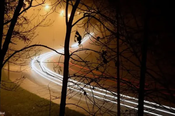 Gęsta mgła nad regionem. IMGW ostrzega: widzialność poniżej 200 metrów