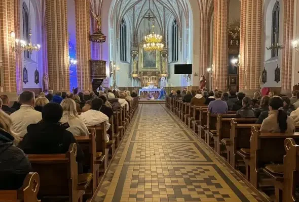Barokowy ołtarz w Piątnicy odzyskał blask po trzech latach konserwacji
