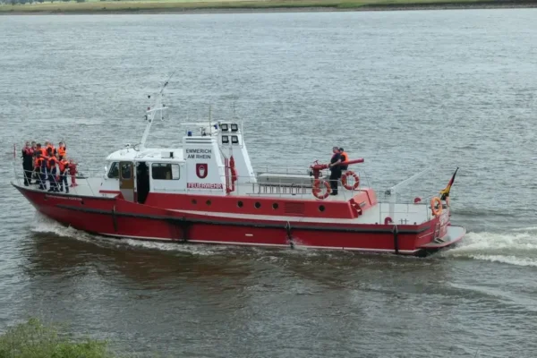 Pojazd w rzece Narew. Służby działają między Jednaczewem a Pęzą